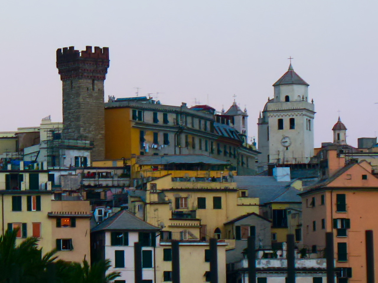 Un property book preciso e dettagliato per presentarsi al mercato: Genova sceglie John Lang La Salle per il “catalogo” delle bellezze cittadine.